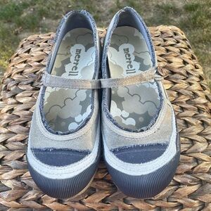Merrell Adorable Frayed Blue Denim & Gray Leather Patchwork Mary Jane Flats. 6.5